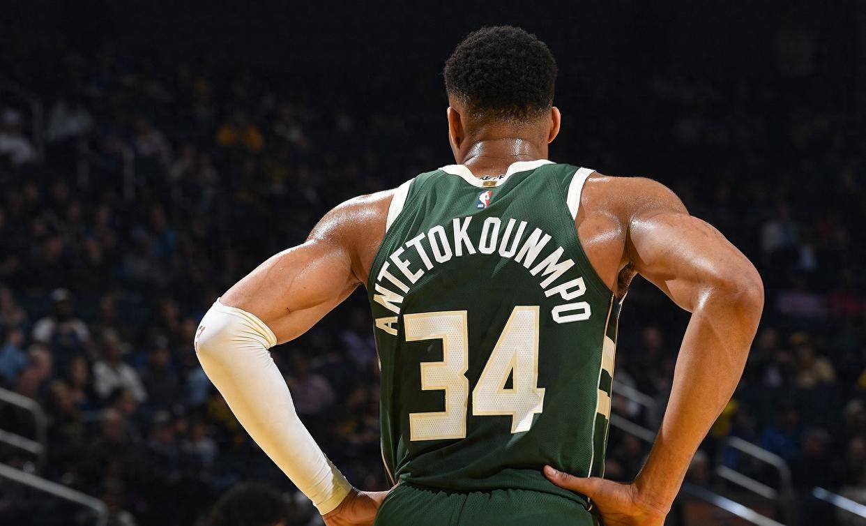 lol新手礼包-关于CBA常规赛赛程吃紧，密尔沃基雄鹿今晚主帅复盘，话题不断，数据趋势出现新变化的信息